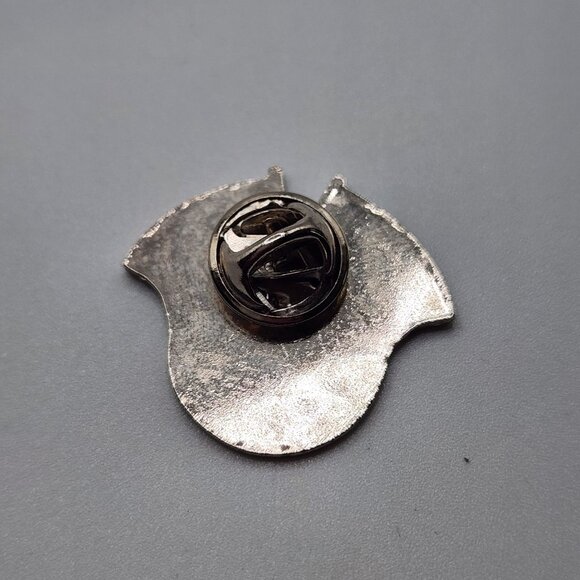 United States Air Force Lapel Pin Hat Pin Tie Tack USAF Symbol w/ 2 US Flags - Picture 2 of 3